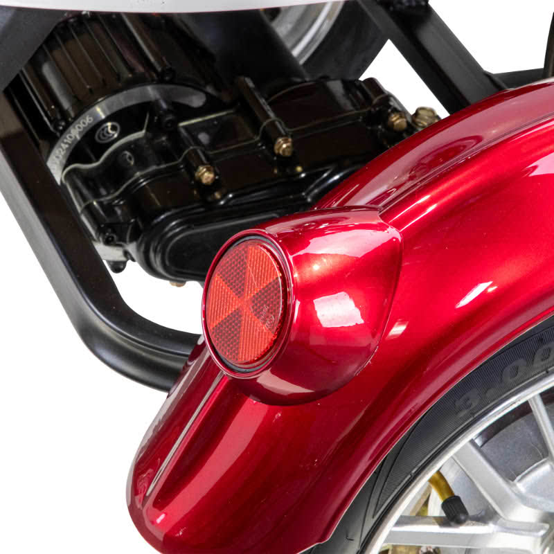 Supreme 3-Wheel Scooter in red and white, rear reflector 